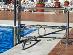 La silla para piscinas tiene un funcionamiento hidráulico