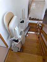 Silla sube escaleras Acorn instalada en una casa particular de Alicante