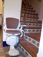 Silla subescaleras Otto instalada en una vivienda unifamiliar en Madrid